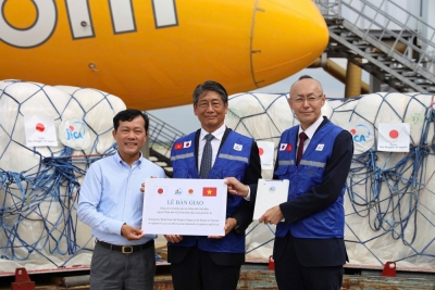 Chính phủ và nhân dân Nhật Bản gửi hàng cứu trợ khẩn cấp tới người dân chịu thiệt hại do bão, mưa lũ liên tiếp